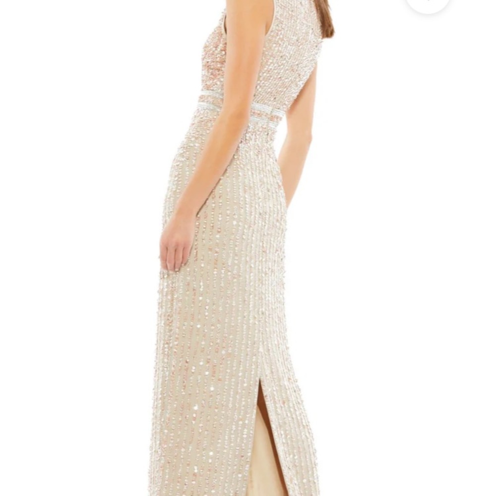 NWT Mac Duggal 93604 Sequin Sleeveless Evening Gown in Gold Size 10 - Picture 2 of 11